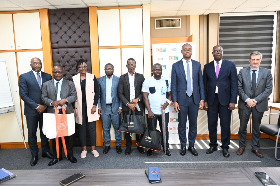 DG/Partenariat CIE-UNJCI     M. Ahmadou Bakayoko, Directeur Général reçoit les lauréats des EBONY 2021