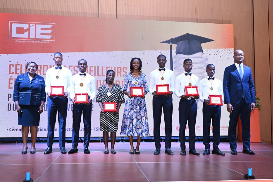 Education / Prix National d’Excellence CIE 2022: La CIE célèbre les 9 meilleurs élèves de Côte d’Ivoire